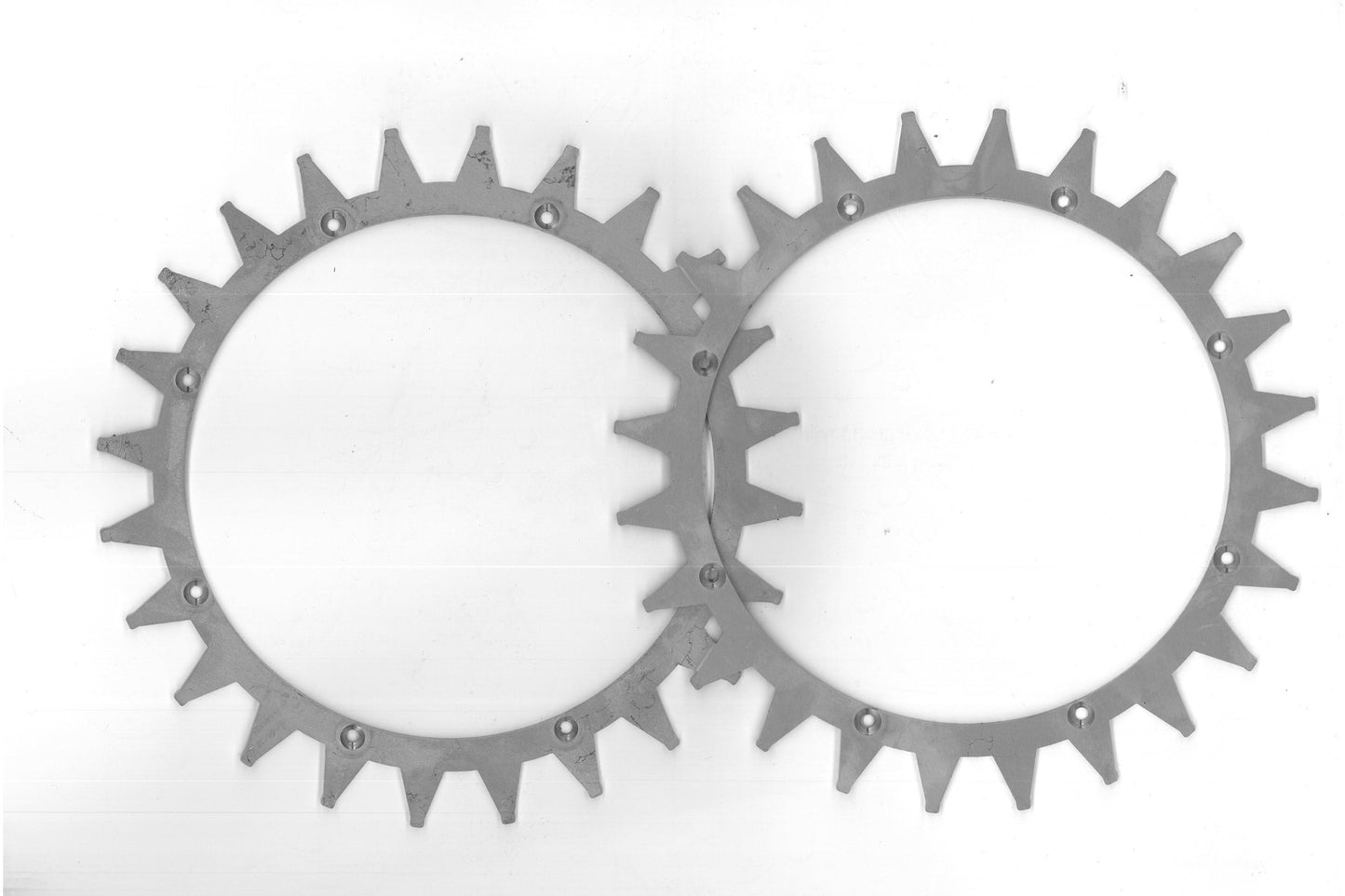 Spikes Garden rm 500